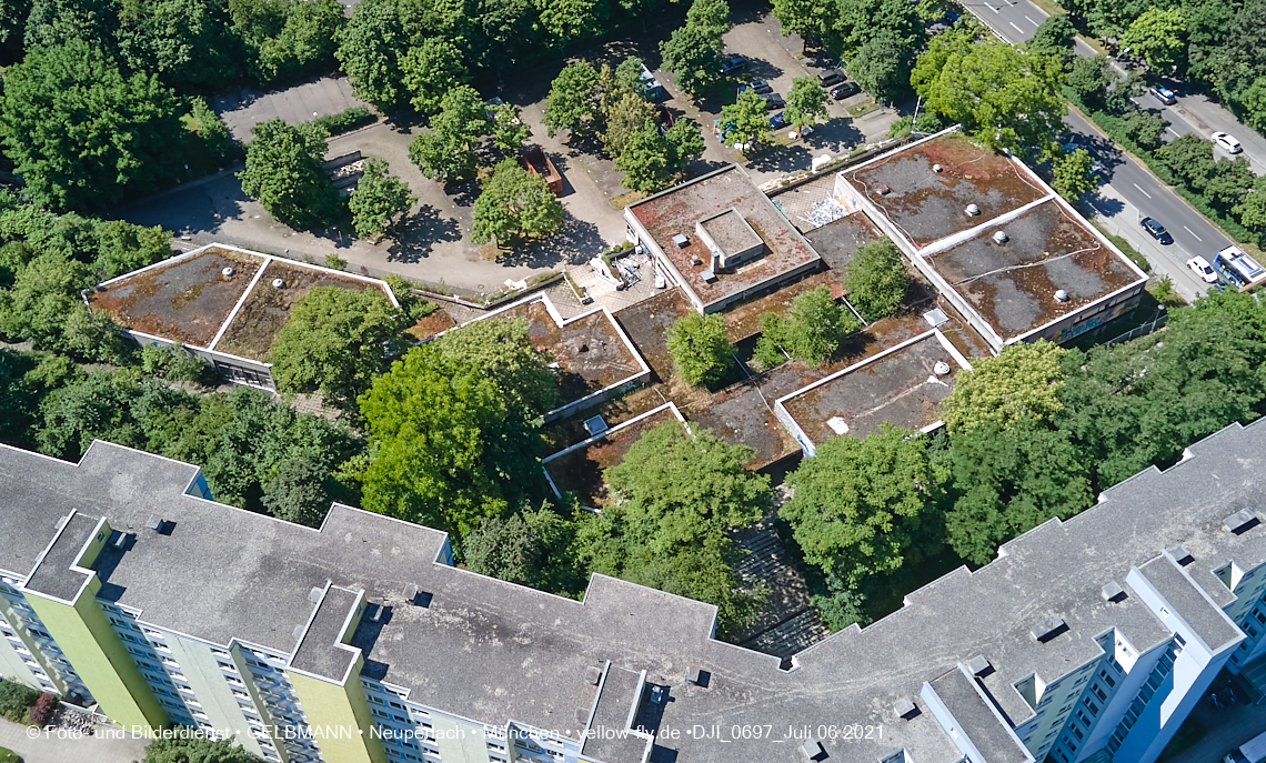 06.07.2021 - Einkaufs- und Wohnzentrum Quiddestraße in Neuperlach